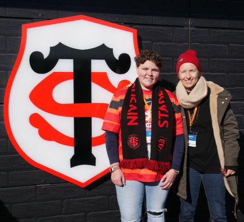 Lucie assiste &agrave; un match au stade Toulousain 