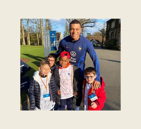 Des petits princes assistent &agrave; l&#039;entra&icirc;nement de l&#039;&eacute;quipe de France 