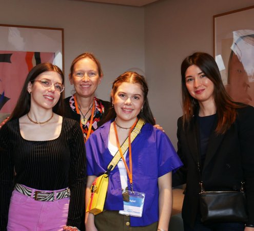 Aglaé passe une journée de rêve à Paris | Association Petits Princes