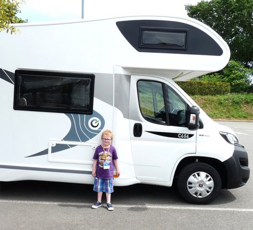 Owen r&ecirc;ve d&#039;un tour en camping-car