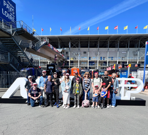 Un week-end de r&ecirc;ve au MotoGP pour 6 petits princes