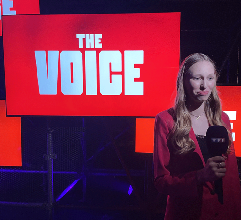 Apolline r&ecirc;ve sur la sc&egrave;ne de The Voice 