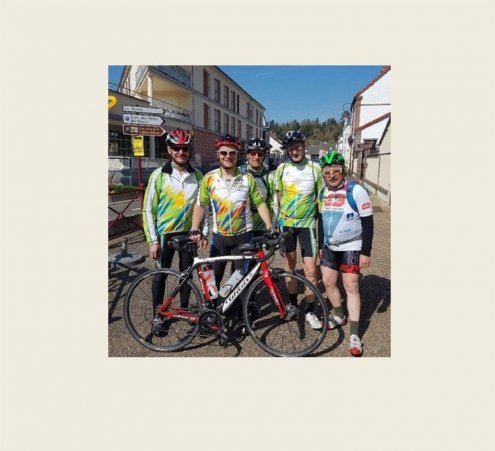 Des amis cyclo mobilis&eacute;s pour les r&ecirc;ves