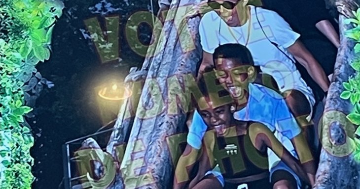 Djamaal adore les sensations fortes du parc Ast&eacute;rix 