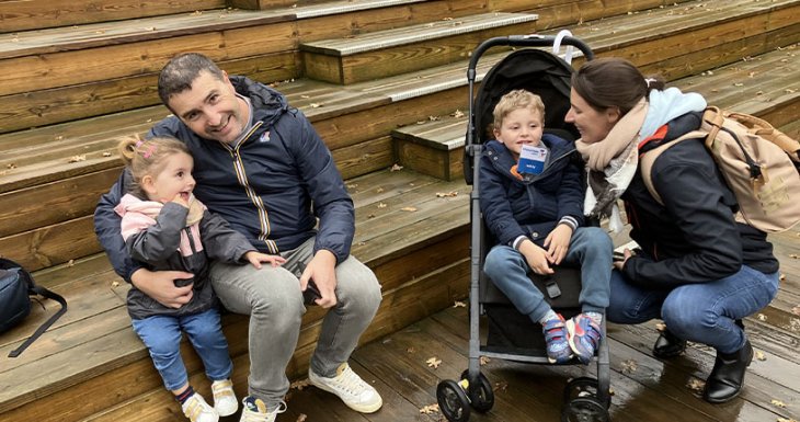 Ars&egrave;ne s&#039;approche de ses animaux pr&eacute;f&eacute;r&eacute;s 