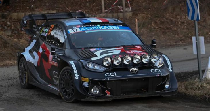 Elliot assiste au Rallye de Monte-Carlo