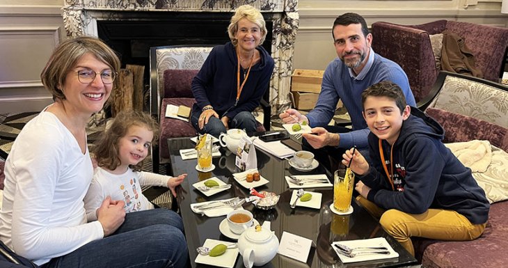 La&iuml;la et Lucas cuisinent avec Eddie Benghanem