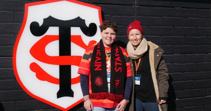 Lucie assiste &agrave; un match au stade Toulousain 