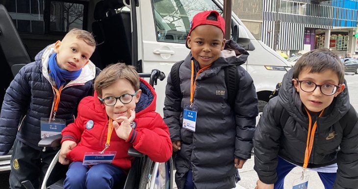 Des petits princes assistent &agrave; l&#039;entra&icirc;nement de l&#039;&eacute;quipe de France 
