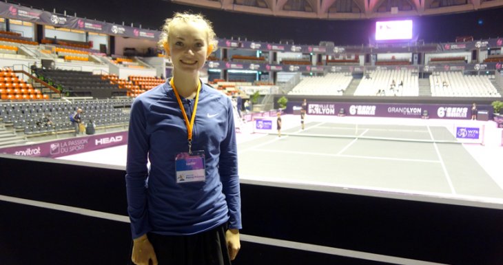 Jouer au tennis avec Caroline Garcia