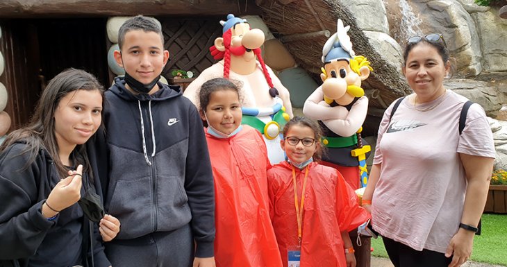 Un s&eacute;jour au Parc Ast&eacute;rix pour Yasmine et sa famille