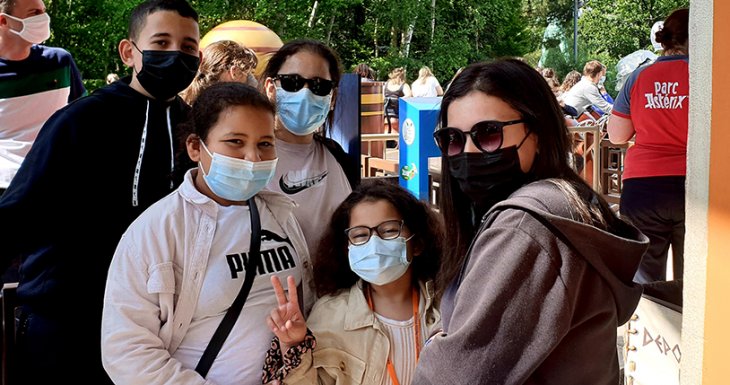Un s&eacute;jour au Parc Ast&eacute;rix pour Yasmine et sa famille