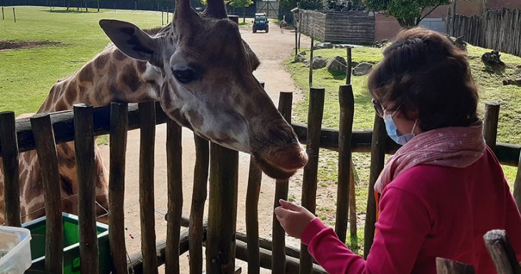 In&egrave;s, soigneuse au Zoo de la Boissi&egrave;re-du-Dor&eacute;