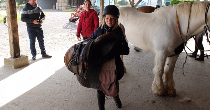 Balade &agrave; poney au Mont-Saint-Michel