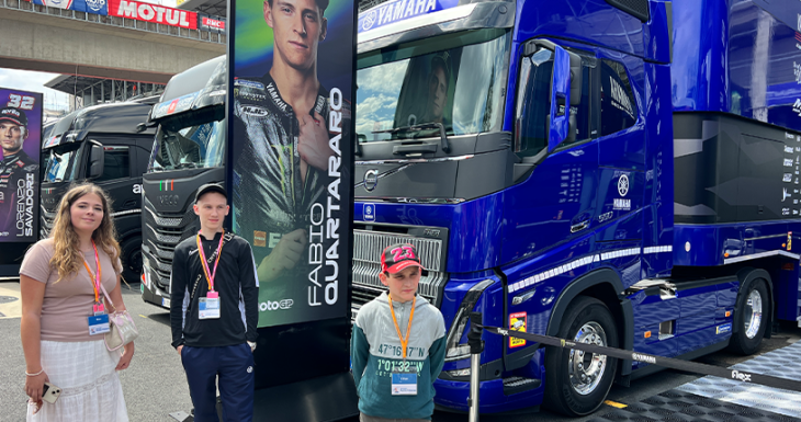 Un week-end de r&ecirc;ve au MotoGP pour 6 petits princes