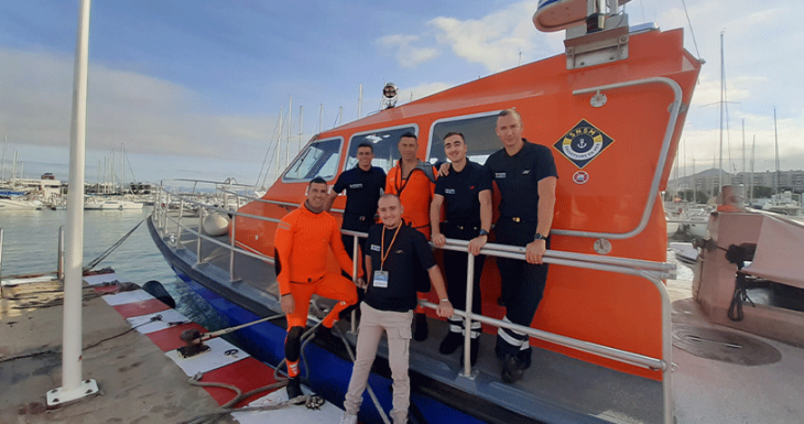 Kenzo r&ecirc;ve avec les marins pompiers de Marseille 