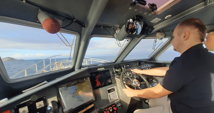 Kenzo r&ecirc;ve avec les marins pompiers de Marseille 