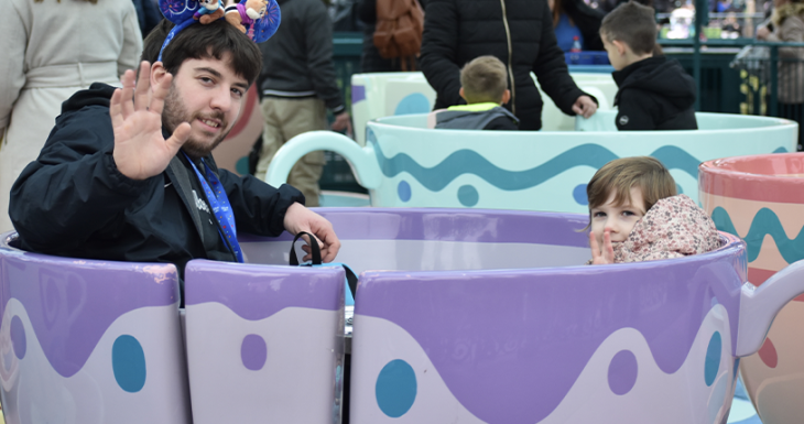 Flora plonge dans la magie de Disneyland Paris