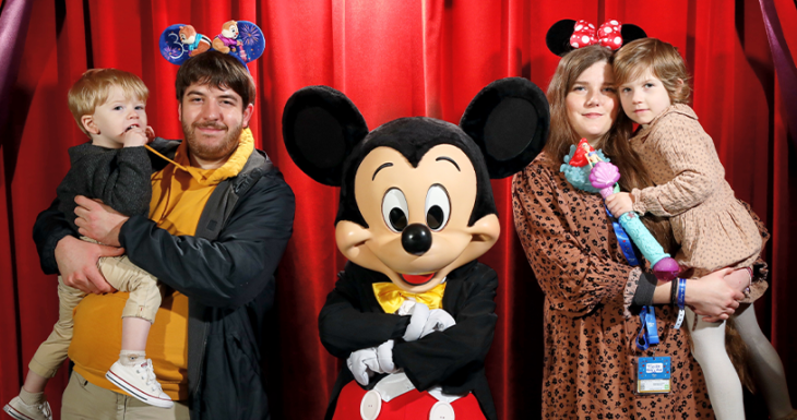Flora plonge dans la magie de Disneyland Paris