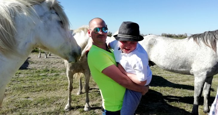 Rom&eacute;o et les chevaux de Camargue