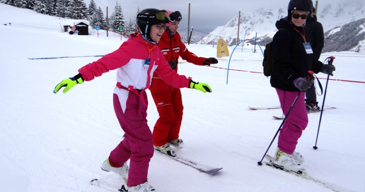 Skier et d&eacute;couvrir la montagne