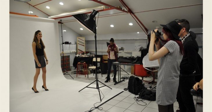 Trois apprenties photographes &agrave; Paris