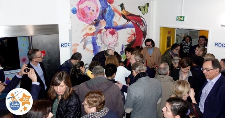 Une &oelig;uvre collective entre Christian Lacroix et des enfants de l&rsquo;h&ocirc;pital Trousseau