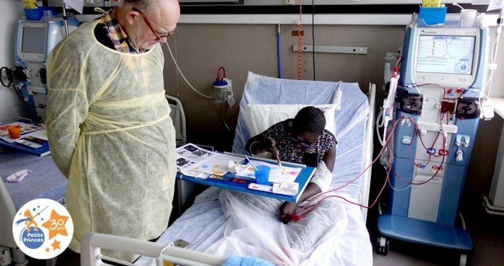 Une &oelig;uvre collective entre Christian Lacroix et des enfants de l&rsquo;h&ocirc;pital Trousseau