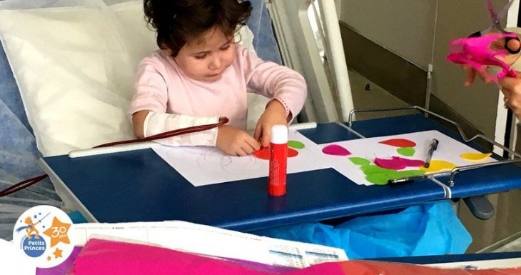 Une &oelig;uvre collective entre Christian Lacroix et des enfants de l&rsquo;h&ocirc;pital Trousseau