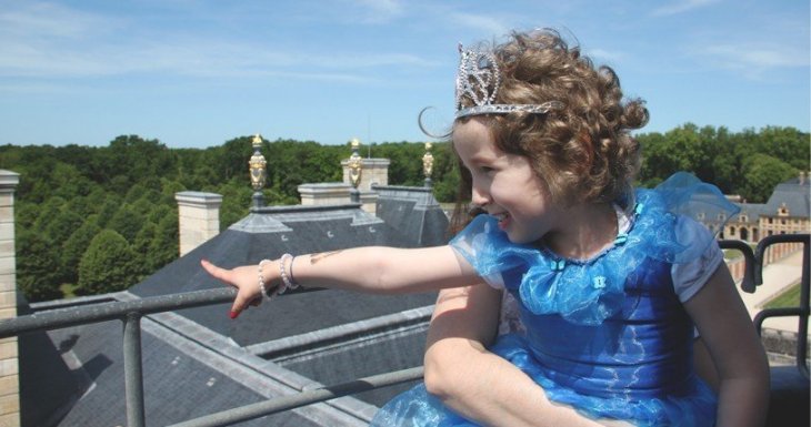 Petite princesse et grand ch&acirc;teau